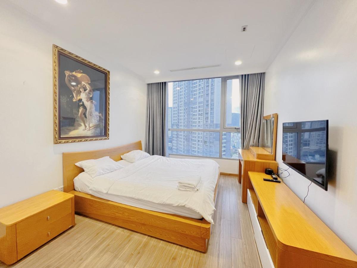 Homes By Christine - Vinhomes Central Park Хошимин Экстерьер фото