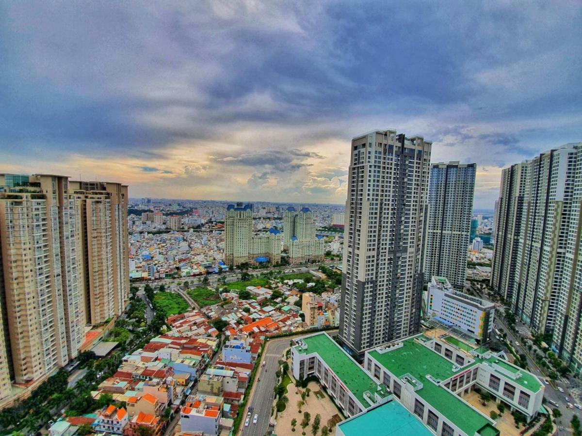 Homes By Christine - Vinhomes Central Park Хошимин Экстерьер фото