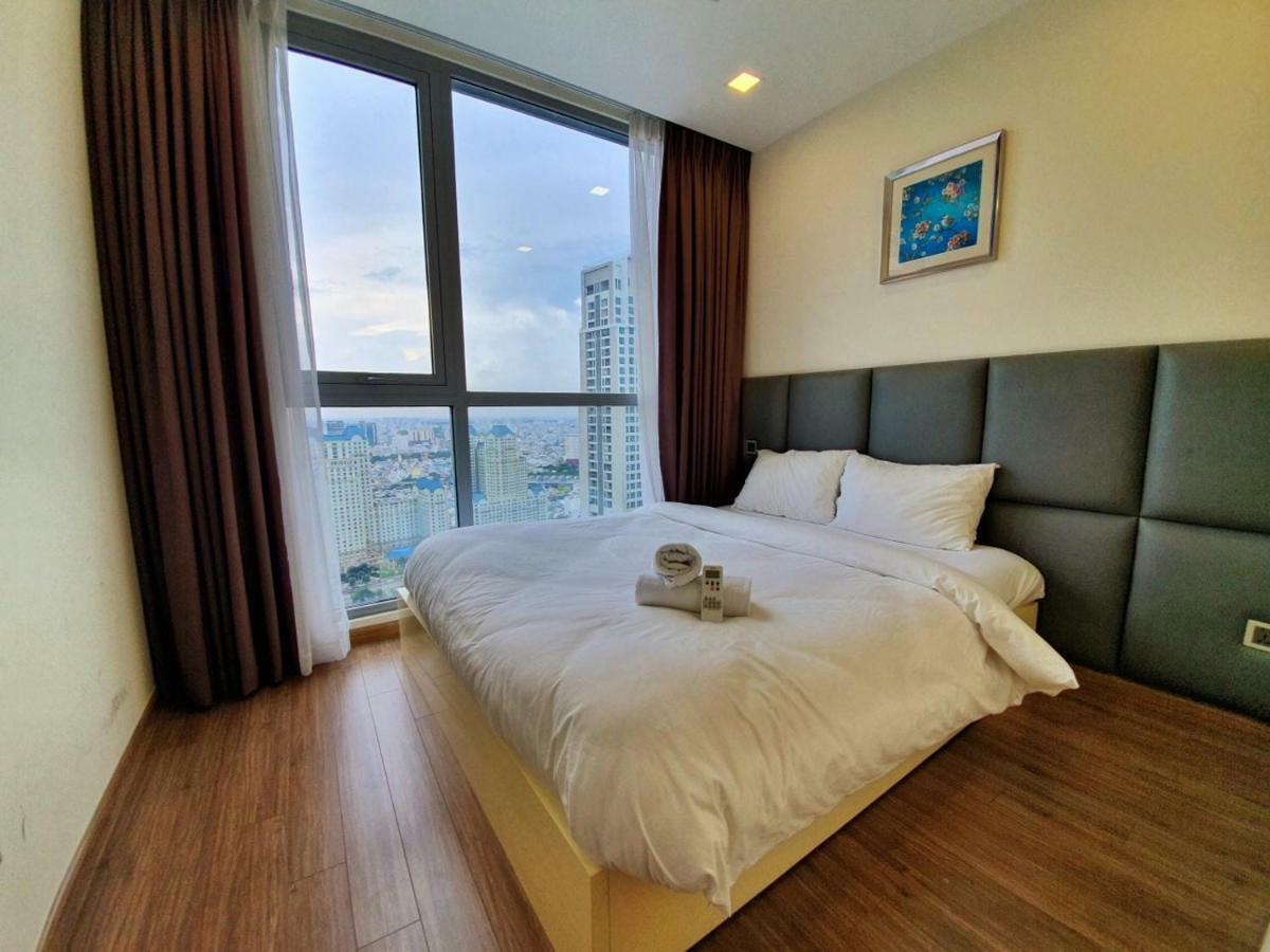 Homes By Christine - Vinhomes Central Park Хошимин Экстерьер фото