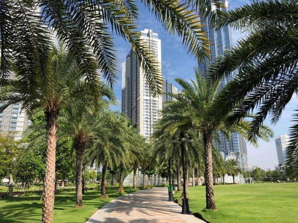 Homes By Christine - Vinhomes Central Park Хошимин Экстерьер фото