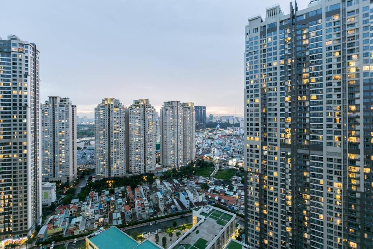 Homes By Christine - Vinhomes Central Park Хошимин Экстерьер фото